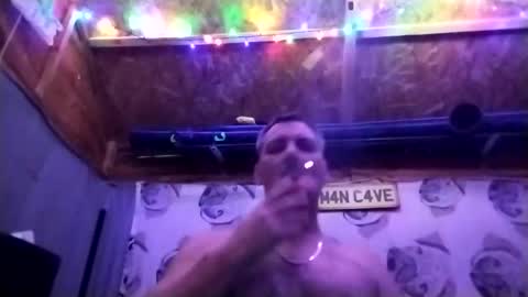 Welshdragon37 online show from December 17, 2025, 5:41 pm