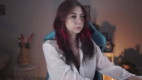 little girl who is always rightLisa online show from January 14, 2025, 2:29 am