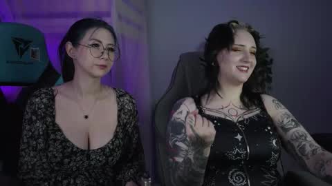 little girl who is always rightLisa online show from November 22, 2025, 1:26 am