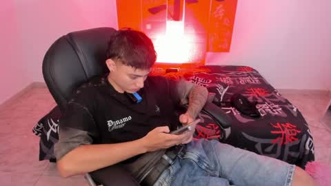 Wesley Boy online show from April 20, 2026, 7:48 pm