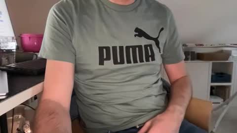 wet_adidasboy online show from November 27, 2025, 7:32 am