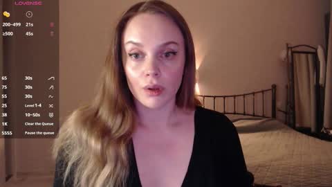 Lana online show from September 8, 2025, 5:12 pm