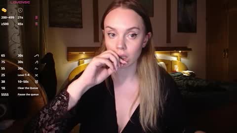 Lana online show from December 1, 2025, 9:09 pm