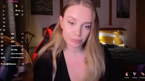 Lana online show from December 16, 2025, 9:42 pm