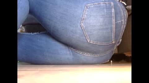 wet_pants2022 online show from March 5, 2025, 4:46 pm