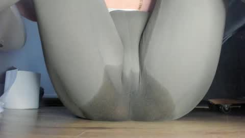 Snapshot of wet_pants2022 chatting on May 16, 2026, 9:46 pm wet_pants2022 online show from May 16, 2026, 9:46 pm