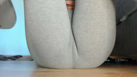 Snapshot of wet_pants2022 chatting on July 22, 2026, 5:38 pm wet_pants2022 online show from July 22, 2026, 5:38 pm