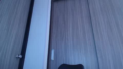 Mia and Dylan online show from November 6, 2025, 8:32 pm