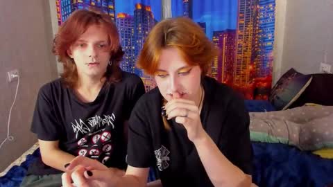 wettee_foxs online show from September 20, 2025, 12:39 pm