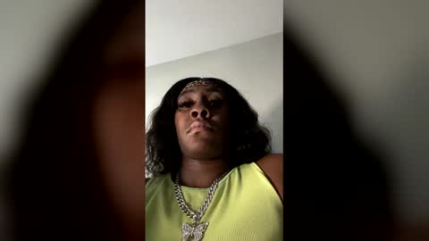 Snapshot of wettpussy_pebbles chatting on April 13, 2026, 7:52 pm Foreignthababyy online show from April 13, 2026, 7:52 pm