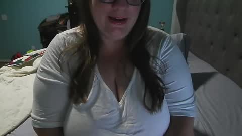 Snapshot of wetwordsonly chatting on June 16, 2026, 2:36 am WetWordsOnly online show from June 16, 2026, 2:36 am