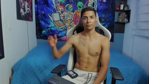 Snapshot of wexx_ chatting on January 29, 2025, 2:51 am wex online show from January 29, 2025, 2:51 am