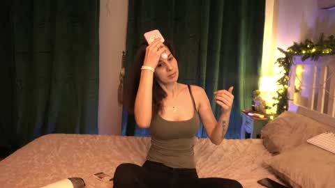 Snapshot of whats_her_name chatting on January 7, 2025, 6:56 pm Victoria Maria online show from January 7, 2025, 6:56 pm