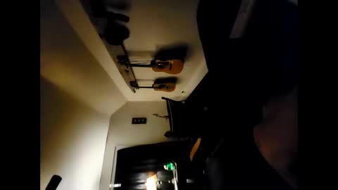 whilstlywandering online show from April 6, 2026, 4:32 am