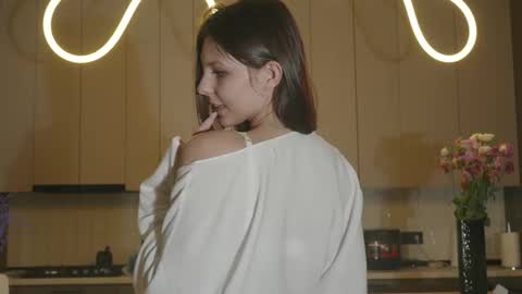 Naomi online show from November 8, 2025, 2:23 am