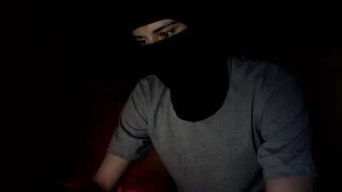 whispero_o online show from December 1, 2025, 2:00 pm