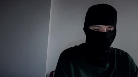 whispero_o online show from December 23, 2025, 9:07 am