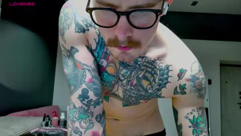 Max online show from November 30, 2025, 1:37 pm