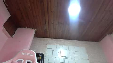 Snapshot of white_sexy_ chatting on March 5, 2025, 10:21 pm white_sexy_ online show from March 5, 2025, 10:21 pm