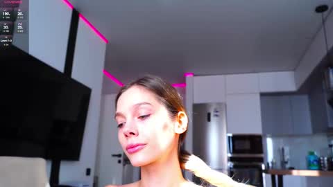 Kate  online show from November 27, 2025, 7:32 am