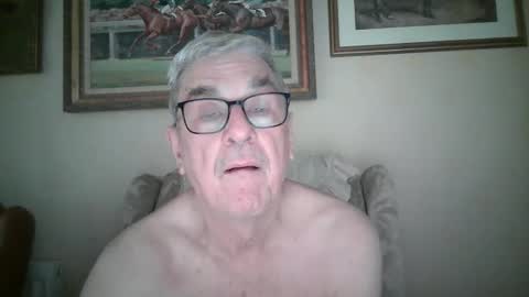 whitebriefs009 online show from December 21, 2025, 9:38 am