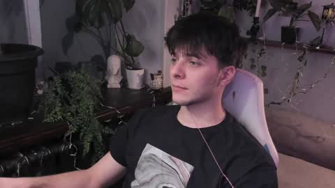 Gus online show from December 15, 2024, 4:59 pm