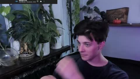 Gus online show from November 9, 2025, 7:34 pm