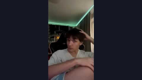 whitekingg online show from November 22, 2025, 10:58 am