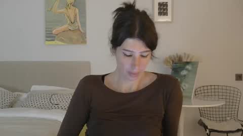 White Queen online show from July 2, 2026, 6:25 pm
