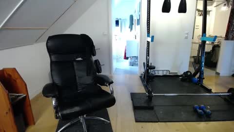 whiterabbit_86 online show from December 13, 2024, 2:38 pm