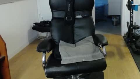 whiterabbit_86 online show from December 19, 2024, 2:13 pm