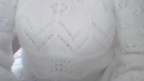 whitesweater online show from December 4, 2024, 7:39 am