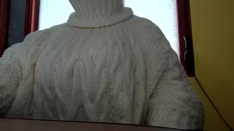 whitesweater online show from October 28, 2025, 7:01 am