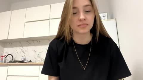 Vicky online show from March 27, 2026, 9:25 pm