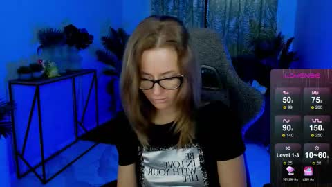 whitneypunnch online show from November 6, 2025, 8:26 am