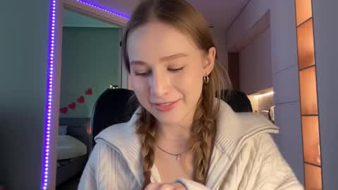 Snapshot of whoisalisa chatting on December 2, 2024, 9:35 am Alisa online show from December 2, 2024, 9:35 am