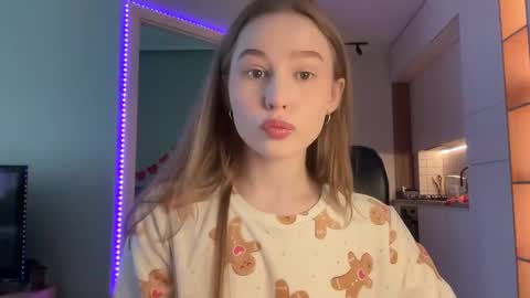 Snapshot of whoisalisa chatting on December 3, 2024, 6:26 am Alisa online show from December 3, 2024, 6:26 am