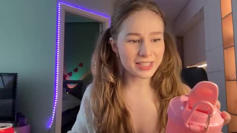 Snapshot of whoisalisa chatting on December 11, 2024, 6:36 am Alisa online show from December 11, 2024, 6:36 am