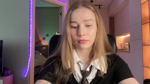 Snapshot of whoisalisa chatting on December 13, 2024, 6:42 am Alisa online show from December 13, 2024, 6:42 am