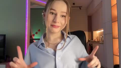 Snapshot of whoisalisa chatting on December 14, 2024, 6:46 am Alisa online show from December 14, 2024, 6:46 am