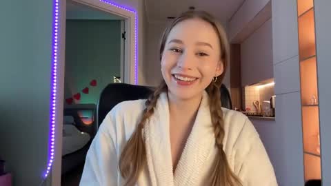 Snapshot of whoisalisa chatting on December 15, 2024, 6:29 am Alisa online show from December 15, 2024, 6:29 am