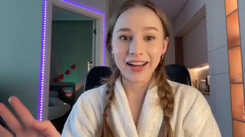 Snapshot of whoisalisa chatting on December 15, 2024, 9:35 am Alisa online show from December 15, 2024, 9:35 am