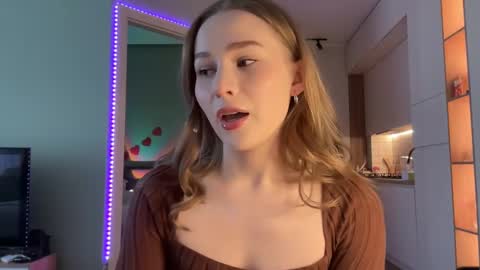 Snapshot of whoisalisa chatting on December 21, 2024, 7:35 am Alisa online show from December 21, 2024, 7:35 am