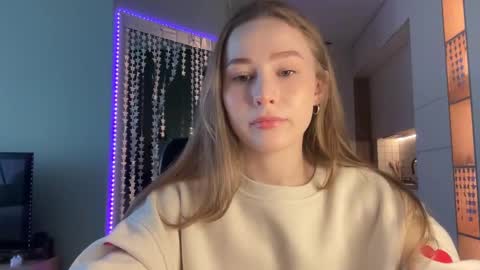 Snapshot of whoisalisa chatting on January 3, 2025, 6:44 am Alisa online show from January 3, 2025, 6:44 am