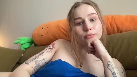 Snapshot of whoisalisa chatting on January 4, 2025, 9:43 am Alisa online show from January 4, 2025, 9:43 am