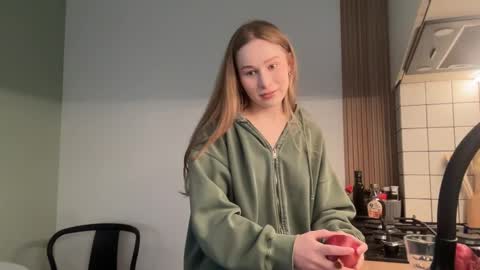 Snapshot of whoisalisa chatting on January 12, 2025, 7:00 am Alisa online show from January 12, 2025, 7:00 am