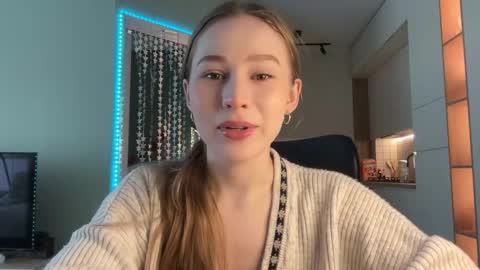 Snapshot of whoisalisa chatting on January 19, 2025, 6:42 am Alisa online show from January 19, 2025, 6:42 am
