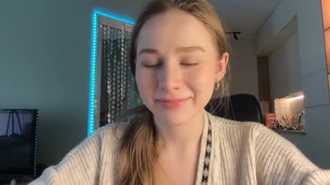 Snapshot of whoisalisa chatting on January 19, 2025, 9:44 am Alisa online show from January 19, 2025, 9:44 am