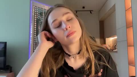 Snapshot of whoisalisa chatting on January 21, 2025, 10:08 am Alisa online show from January 21, 2025, 10:08 am