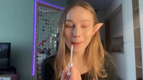 Snapshot of whoisalisa chatting on February 2, 2025, 6:37 am Alisa online show from February 2, 2025, 6:37 am